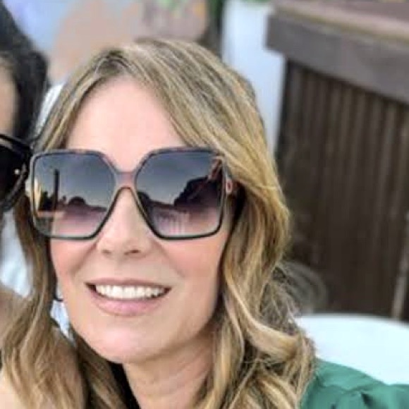 Meet your Posher, J - Picture 1 of 1